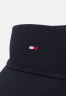 Tommy Hilfiger ESSENTIAL FLAG VISOR Cap space blue ESSENTIAL FLAG VISOR Кепка космический синий