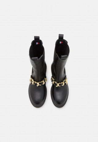 Tommy Hilfiger MONOCHROMATIC CHELSEA BOOT CHAIN Platform boots black MONOCHROMATIC CHELSEA BOOT CHAIN - Ботинки на платформе черный