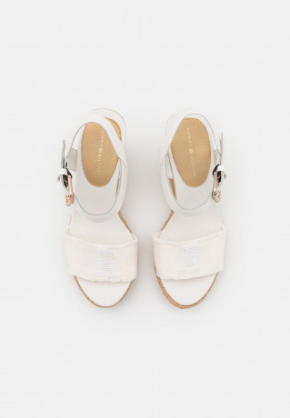 Tommy Hilfiger Wedge sandals ecru босоножки на танкетке экрю