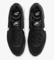 Nike Venture Runner Black EU 38, Кроссовки женские, черные, размер EU38/RU37