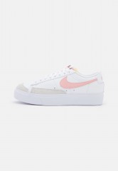 Nike Sportswear W BLAZER LOW PLATFORM Sneaker low pink glaze/summit white/black/team orange/white W BLAZER LOW PLATFORM Низкие кроссовки женские розовая глазурь/саммит белый/черный/командный оранжевый/белый