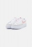 Nike Sportswear W BLAZER LOW PLATFORM Sneaker low pink glaze/summit white/black/team orange/white W BLAZER LOW PLATFORM Низкие кроссовки женские розовая глазурь/саммит белый/черный/командный оранжевый/белый