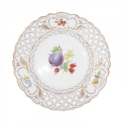 Meissen Meissen  'Neuer Ausschnitt - Fruchtmalerei bunt mit Goldrand' Teller mit Durchbruch 18 cm Мейсен &quot;новый раздел - красочная роспись фруктов с золотым ободком&quot; тарелка с прорывом 18 см
