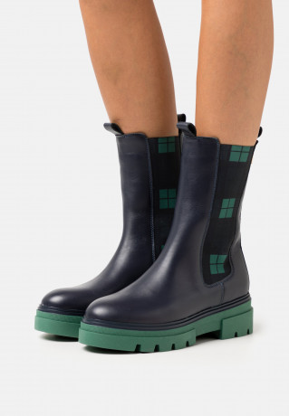 Tommy Hilfiger MONOCHROMATIC CHELSEA BOOT Platform boots space blue MONOCHROMATIC CHELSEA BOOT Ботинки на платформе космический синий