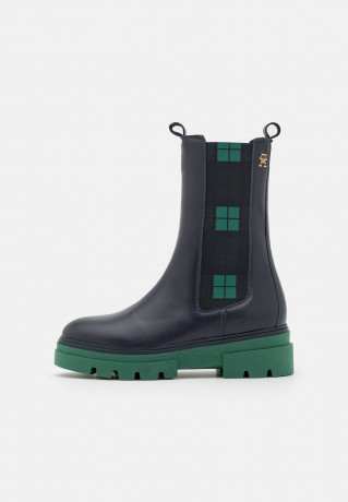 Tommy Hilfiger MONOCHROMATIC CHELSEA BOOT Platform boots space blue MONOCHROMATIC CHELSEA BOOT Ботинки на платформе космический синий