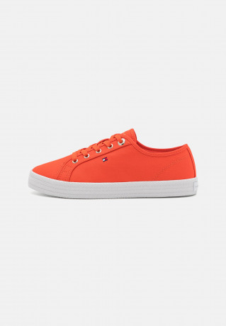 Tommy Hilfiger ESSENTIAL VULCANIZED Trainers deep orange ESSENTIAL VULCANIZED Кроссовки темно-оранжевый