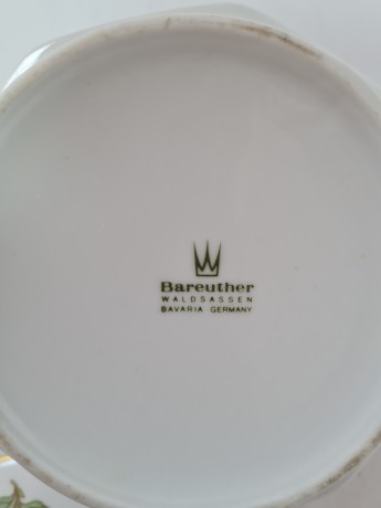 Bareuther Шкатулка "Цветы" с фактурным цветочным декором на крышке, ручная роспись, 6см x 10,5см, Германия, 1950-60гг.