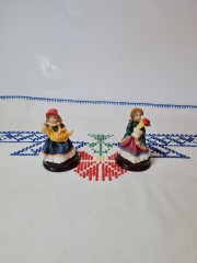 Винтажные статуэтки на подставке "Викторианская девушка с шалью" и "Викторианская девушка с букетом цветов", 2шт х 4см x 7см, Германия, 1960-70гг.