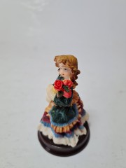 Винтажные статуэтки на подставке "Викторианская девушка с шалью" и "Викторианская девушка с букетом цветов", 2шт х 4см x 7см, Германия, 1960-70гг.