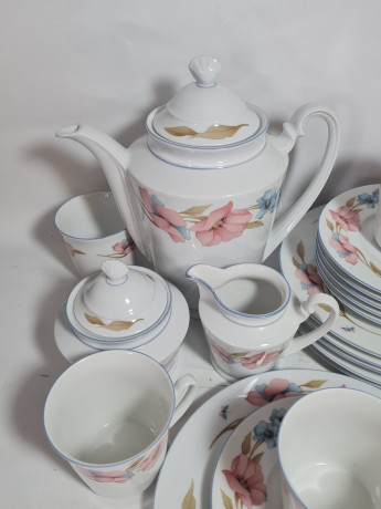 Сервиз чайный винтажный Winterling Marktleuthen Bavaria на 6 персон, с розовыми и голубыми цветами, фарфор, Германия, 1970-80гг.