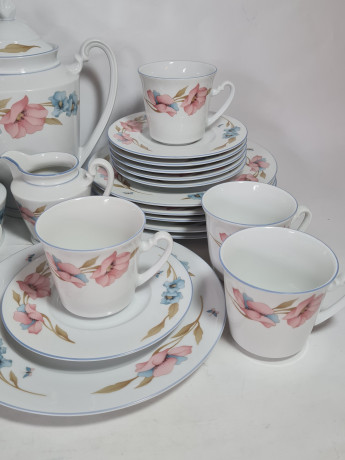 Сервиз чайный винтажный Winterling Marktleuthen Bavaria на 6 персон, с розовыми и голубыми цветами, фарфор, Германия, 1970-80гг.