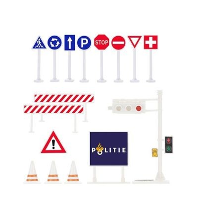 Toi-Toys Krankenwagen Hubschrauber Autos Strassenschilder-Set aus Metal Набор металлических дорожных знаков для вертолета скорой помощи