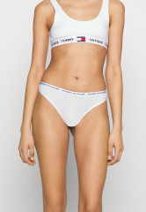 Tommy Hilfiger THONG 3 PACK Thong vessel blue/white/blue coast НАБОР 3 КОМПЛЕКТА ТРЕНАЖЕЙ Стринги судно синее/белое/голубое побережье