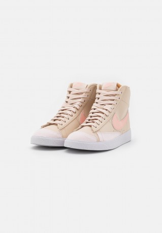 Nike Sportswear W BLAZER MID 77 NEXT NATURE Sneaker high sanddrift/arctic orange/ligt soft pink/white/black/volt W BLAZER MID 77 NEXT NATURE Высокие кроссовки женские песчаный/арктический оранжевый/светло-розовый/белый/черный/вольт