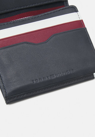 Tommy Hilfiger CENTRAL SMOOTH TRIFOLD UNISEX Wallet space blue CENTRAL SMOOTH TRIFOLD UNISEX Бумажник космический синий