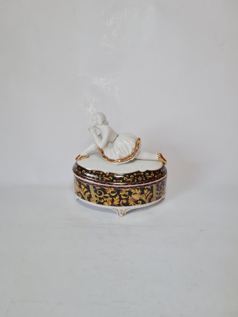 Винтажная Керамическая шкатулка "Балерина" с позолотой и росписью под хохлому, 16смx14см Германия, 1960-70гг.