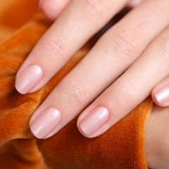 Manucurist Green Nagellack Carnation 15ml, Лак для ногтей Carnation (Франция), стойкое покрытие без сколов, безопасная растительная формула 9 Free, 15мл