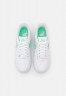 Nike Sportswear AIR FORCE 1 Sneaker low white/green glow/light bone AIR FORCE 1 Низкие кроссовки женские белое/зеленое свечение/светлая кость