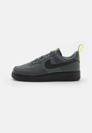 Nike Sportswear AIR FORCE 1 07 WT UNISEX Sneaker low iron grey/black/volt AIR FORCE 1 07 WT UNISEX Низкие кроссовки женские утюг серый/черный/вольт