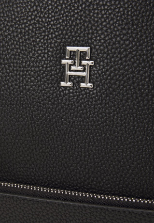 Tommy Hilfiger EMBLEM BACKPACK Rucksack black РЮКЗАК "ЭМБЛЕМА" Рюкзак черный