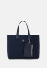 Tommy Hilfiger ICONIC TOMMY TOTE Tote bag space blue ICONIC TOMMY TOTE Сумка-тоут космический синий