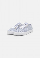 Tommy Hilfiger ESSENTIAL  Trainers bluecoast ESSENTIAL Кроссовки синий берег