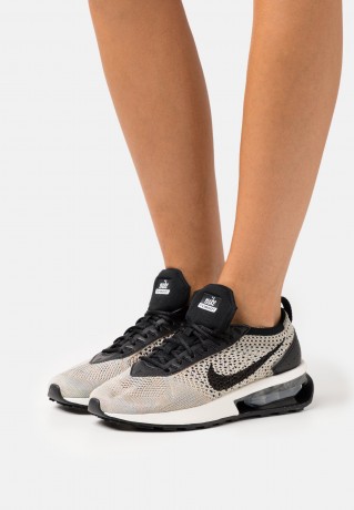 Nike Sportswear W AIR MAX FLYKNIT RACER Sneaker low sesame/black/ocean cube/pink oxford/sail/metallic silver W AIR MAX FLYKNIT RACER — Низкие кроссовки женские кунжут/черный/куб океана/розовый оксфорд/парус/серебристый металлик