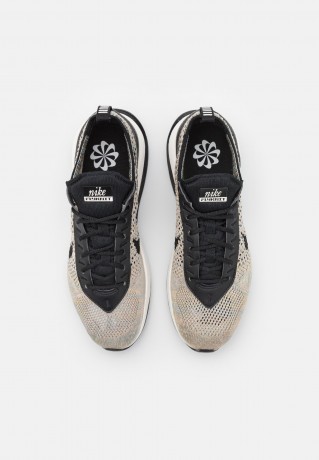 Nike Sportswear W AIR MAX FLYKNIT RACER Sneaker low sesame/black/ocean cube/pink oxford/sail/metallic silver W AIR MAX FLYKNIT RACER — Низкие кроссовки женские кунжут/черный/куб океана/розовый оксфорд/парус/серебристый металлик