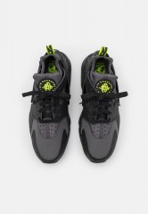 Nike Sportswear AIR HUARACHE WT UNISEX Sneaker low iron grey/black/volt AIR HUARACHE WT UNISEX Низкие кроссовки женские утюг серый/черный/вольт