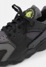 Nike Sportswear AIR HUARACHE WT UNISEX Sneaker low iron grey/black/volt AIR HUARACHE WT UNISEX Низкие кроссовки женские утюг серый/черный/вольт