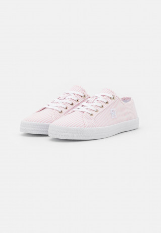 Tommy Hilfiger ESSENTIAL Trainers seersucker/soothing pink ESSENTIAL Кроссовки Сирсакер/успокаивающий розовый