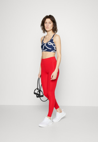 Tommy Hilfiger ESSENTIALS LEGGING 7/8 Leggings primary red ESSENTIALS ЛЕГГИНСЫ 7/8 Леггинсы первичный красный