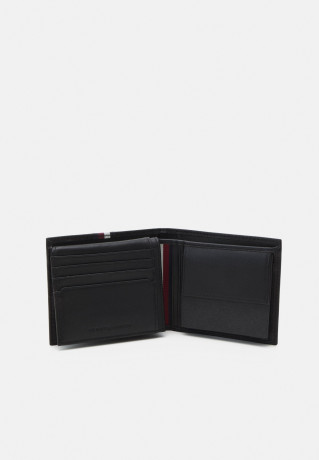 Tommy Hilfiger TH PREM LEA CC FLAP AND COIN Wallet black TH PREM LEA CC FLAP AND COIN Бумажник черный