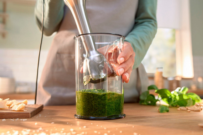 BOSCH BOSCH Stabmixer ErgoMaster Serie 6, MSM6M810, 1200 W, Edelstahl-Mixstab, Mix-/Messbecher, Edelstahl/schwarz  Ручной блендер BOSCH ErgoMaster Series 6, MSM6M810, 1200 Вт, палочка для смешивания из нержавеющей стали, чашка для смешивания/мерный стакан