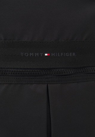 Tommy Hilfiger HORIZON BACKPACK UNISEX Rucksack black РЮКЗАК HORIZON УНИСЕКС Рюкзак черный