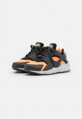 Nike Sportswear AIR HUARACHE CRATER PRM UNISEX Sneaker low anthracite/black/atomic orange/white/volt AIR HUARACHE CRATER PRM UNISEX Низкие кроссовки женские антрацитовый/черный/атомно-оранжевый/белый/вольтовый