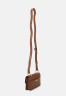Tommy Hilfiger PUSHLOCK CROSSOVER Across body bag cognac PUSHLOCK CROSSOVER Сумка через плечо коньяк