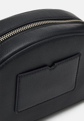 Tommy Hilfiger HALF MOON CAMERA BAG Across body bag black СУМКА ДЛЯ КАМЕРЫ HALF MOON Сумка через плечо черный