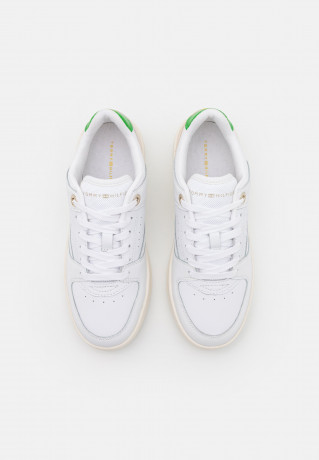 Tommy Hilfiger BASKET  Trainers white/galvanicgreen КОРЗИНА кроссовки белый/гальванический зеленый