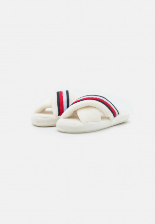 Tommy Hilfiger COMFY HOME SLIPPERS WITH STRAPS Slippers ecru КОМФОРТНЫЕ ДОМАШНИЕ ТАПОЧКИ С РЕМНЯМИ Тапочки экрю