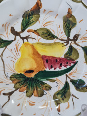 Тарелка декоративная винтажная Keramik Wandteller, белая керамика с ярким рисунком фруктов, ручная работа, 15 x 2 см, Германия, 1960-70гг.