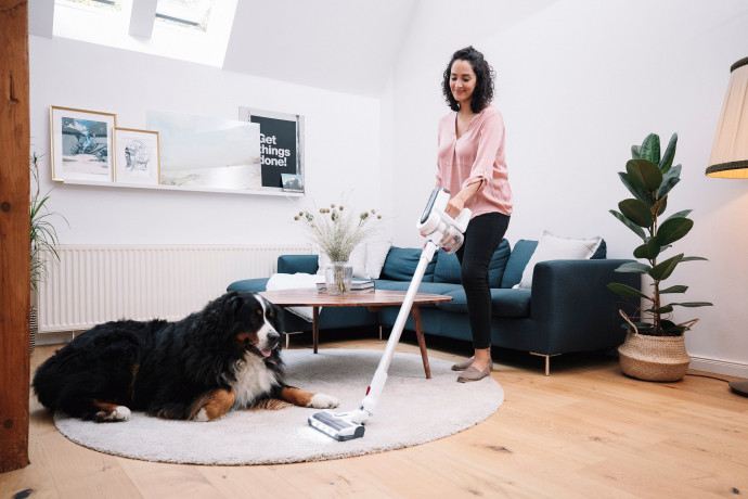 Severin Severin Akku-Stielstaubsauger HV 7166, 400 W, beutellos, kabellos, bis zu 60Min Akkulaufzeit, leichte Entfernung von Tierhaaren Беспроводной пылесос Severin HV 7166, 400 Вт, без мешка, беспроводной, время автономной работы до 60 минут, легкое уда