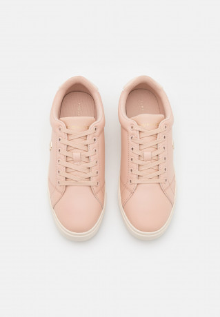 Tommy Hilfiger ELEVATED ESSENTIAL COURT  Trainers misty blush ПОВЫШЕННЫЙ ESSENTIAL COURT Кроссовки туманный румянец