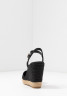 Tommy Hilfiger BASIC CLOSED TOE HIGH WEDGE High heeled sandals black BASIC CLOSED TOE HIGH WEDGE Босоножки на высоком каблуке черный