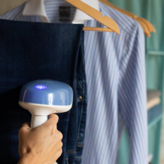 TZS FIRST AUSTRIA TZS FIRST AUSTRIA Dampfburste Dampfburste, zusammenklappbares Bugelgerat/Dampfglatter, ideal fur Reisen, inkl. Wasserbehalter  Kombinationsburste, 1200W  Паровая щетка TZS FIRST AUSTRIA, складная гладильная машина/паровая гладильная маши