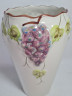 Ваза винтажная C.L.F. Faincas / Alcobaca с виноградными гроздьями, керамика, 23.5 см, Португалия, 1970-80гг.