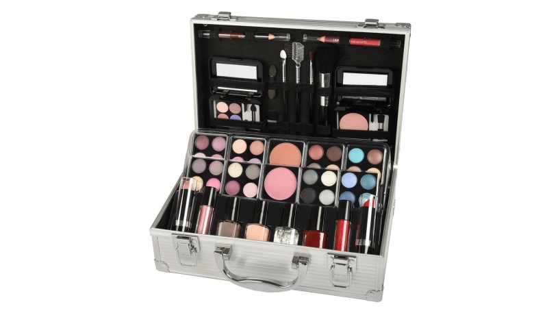 Schminkkoffer 54 Teile im Alu Design