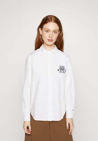 Tommy Hilfiger VINTAGE VARSITY Button-down blouse optic white VINTAGE VARSITY Блуза на пуговицах оптический белый