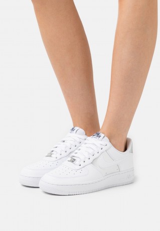 Nike Sportswear WMNS AIR FORCE 1 #x27;07 REC Sneaker low white/black/metallic silver WMNS AIR FORCE 1 #x27;07 REC Низкие кроссовки женские белый/черный/серебристый металлик