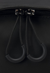 Tommy Hilfiger TECH ESSENTIAL UNISEX Rucksack black TECH ESSENTIAL UNISEX рюкзак черный